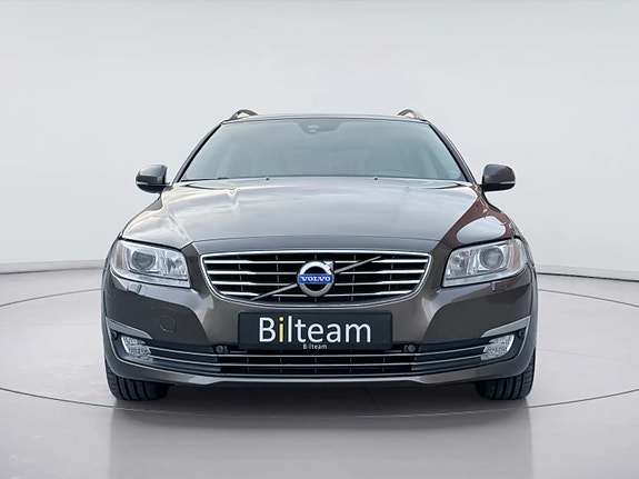 Volvo V70 3 of 30