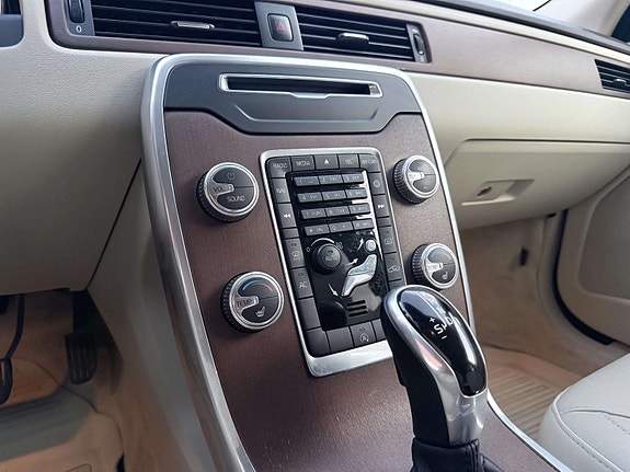 Volvo V70 22 of 30