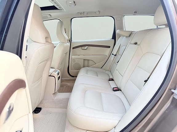 Volvo V70 20 of 30