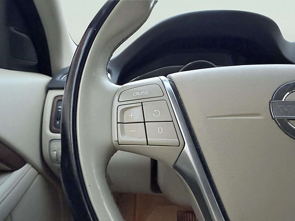 Volvo V70 13 of 30