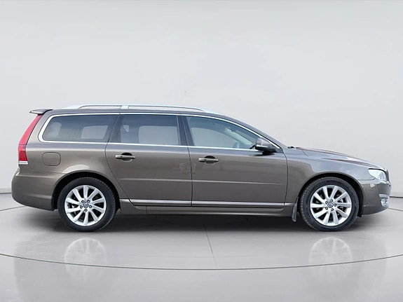 Volvo V70 8 of 30