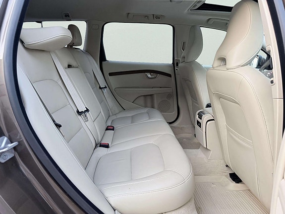 Volvo V70 21 of 30