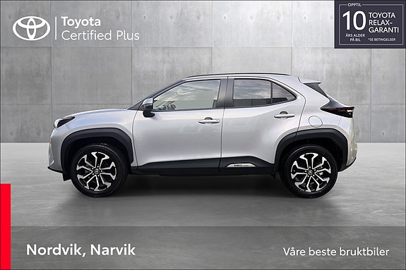 Toyota Yaris Cross 2 of 18