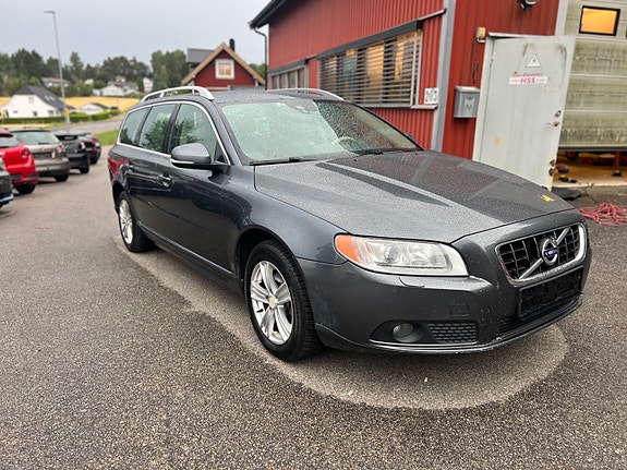 Volvo V70 7 of 28