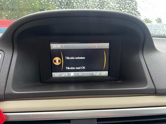 Volvo V70 19 of 28