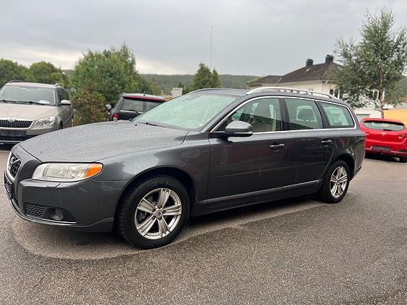 Volvo V70 6 of 28