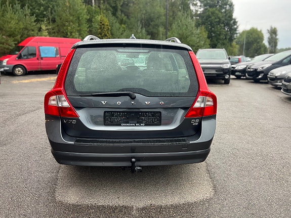 Volvo V70 5 of 28