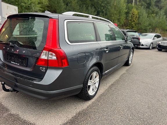 Volvo V70 12 of 28
