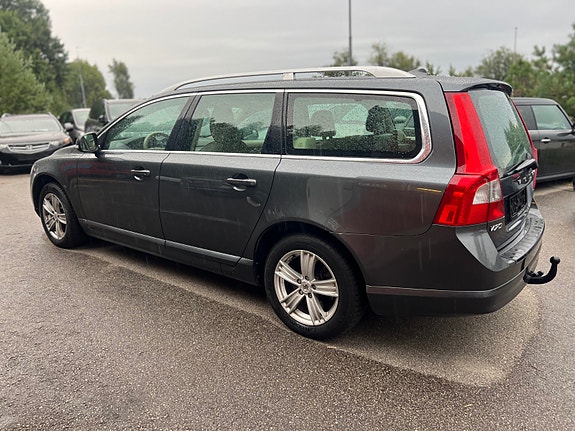 Volvo V70 11 of 28