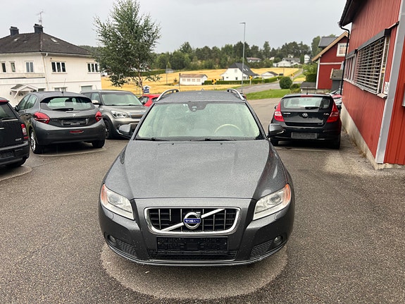 Volvo V70 3 of 28