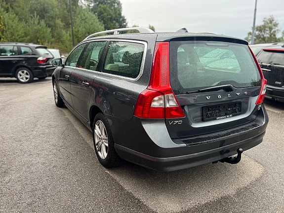 Volvo V70 10 of 28