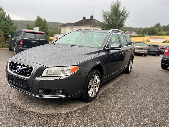 Volvo V70 4 of 28