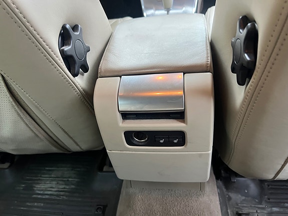 Volvo V70 18 of 28