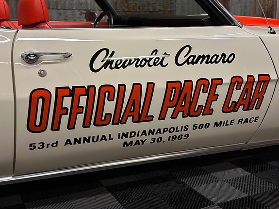 Chevrolet Camaro 11 of 30