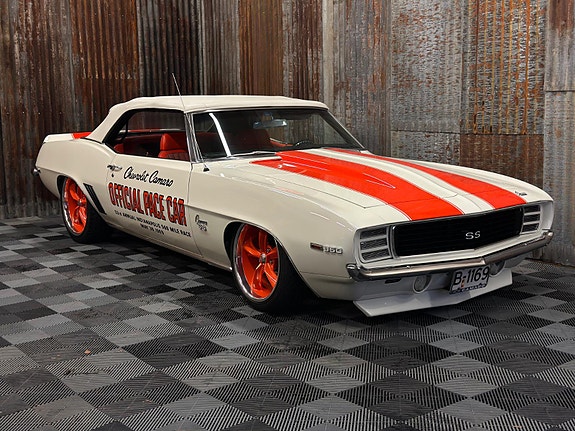 Chevrolet Camaro 2 of 30