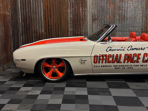 Chevrolet Camaro 21 of 30