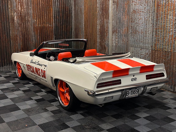 Chevrolet Camaro 18 of 30