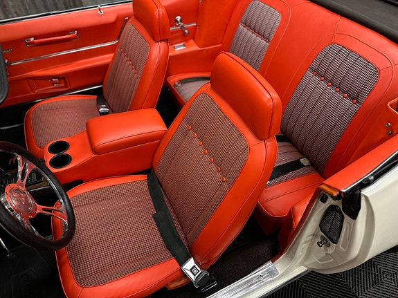 Chevrolet Camaro 28 of 30