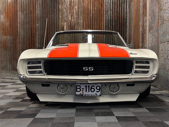 Chevrolet Camaro 16 of 30