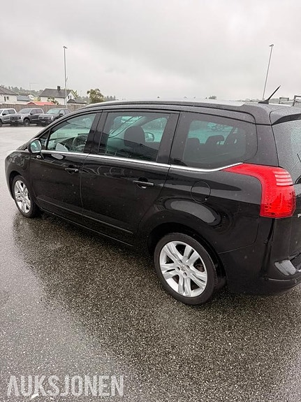 Peugeot 5008 8 of 25