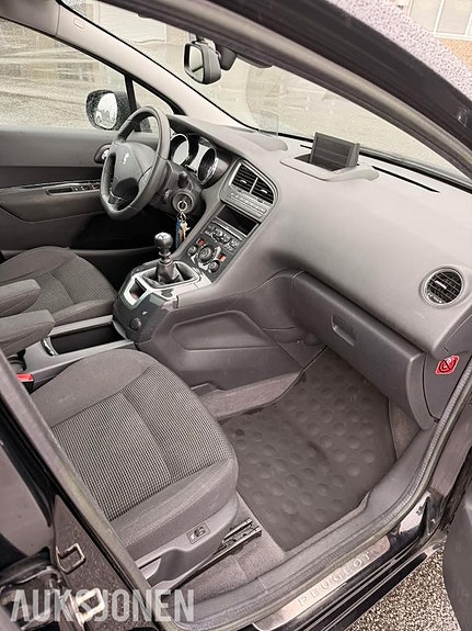 Peugeot 5008 15 of 25
