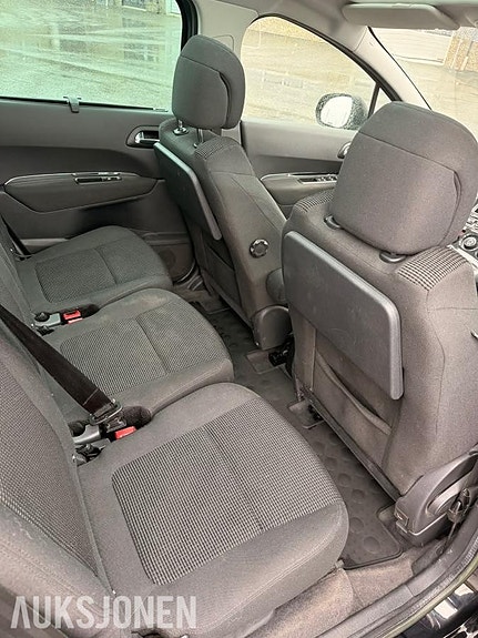 Peugeot 5008 16 of 25