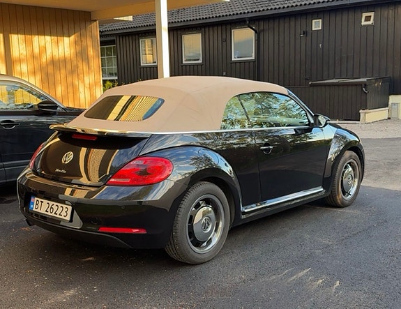Volkswagen Beetle 2 of 9
