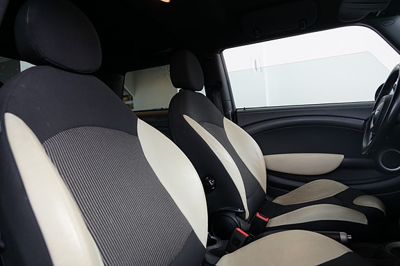 MINI Cooper 9 of 11