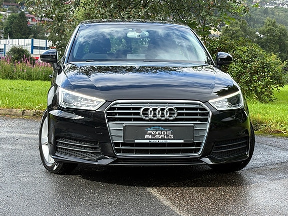 Audi A1 2 of 17