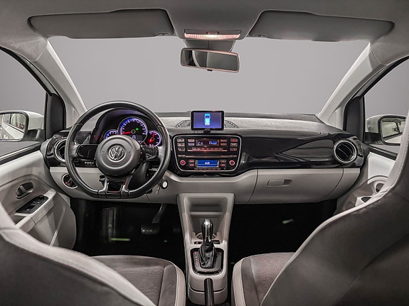 Volkswagen UP! 11 of 25