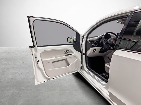 Volkswagen UP! 9 of 25