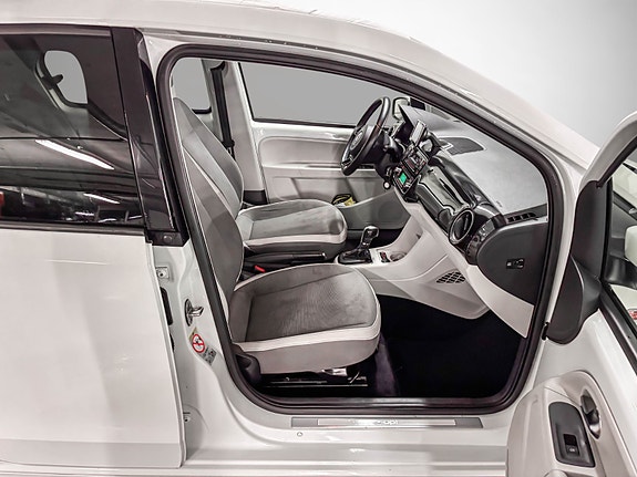 Volkswagen UP! 16 of 25