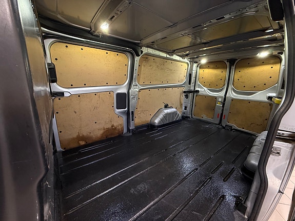 Ford Transit 19 of 20
