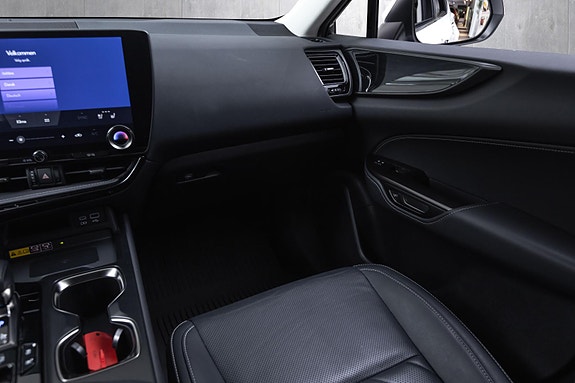 Lexus NX450h 27 of 30
