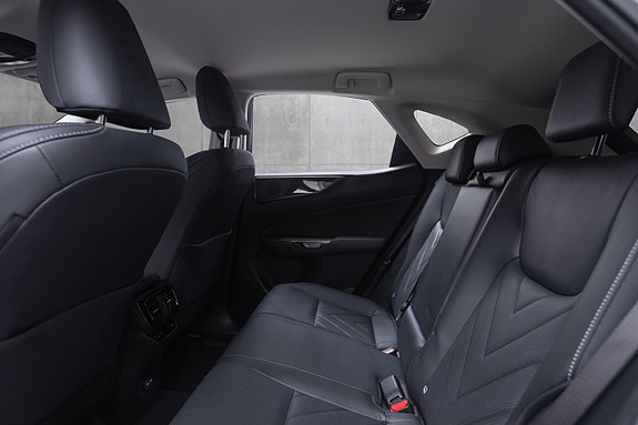 Lexus NX450h 24 of 30