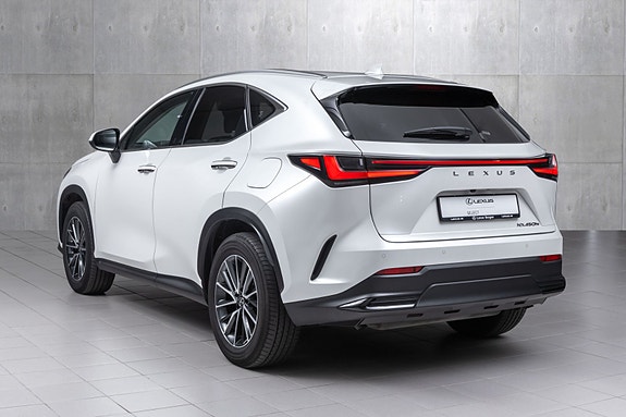 Lexus NX450h 9 of 30