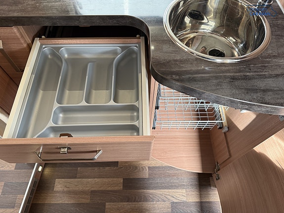 Knaus Sky Wave 700 - Queenbed - AC i bodel! 25 of 30