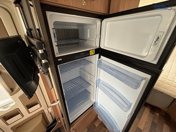 Knaus Sky Wave 700 - Queenbed - AC i bodel! 29 of 30