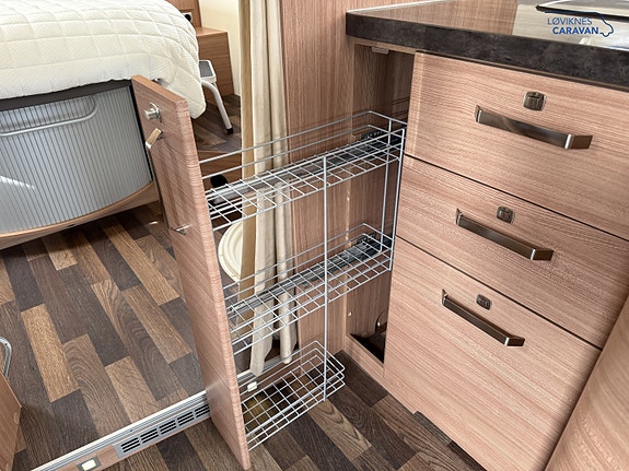 Knaus Sky Wave 700 - Queenbed - AC i bodel! 27 of 30