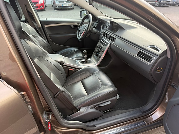Volvo V70 7 of 15