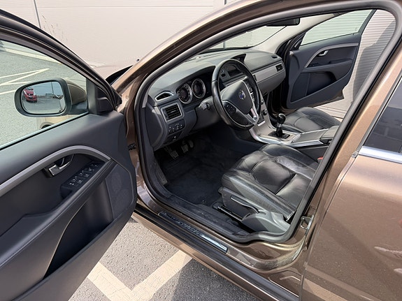 Volvo V70 6 of 15