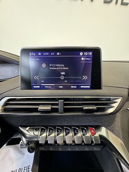 Peugeot 5008 21 of 28