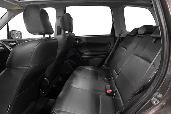 Subaru Forester 4 of 14