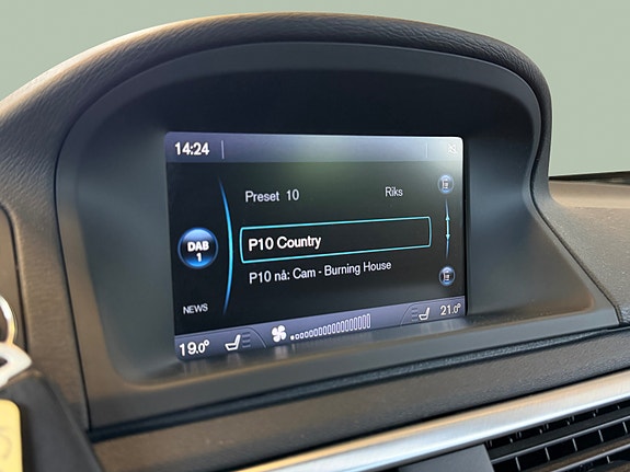 Volvo V70 18 of 30