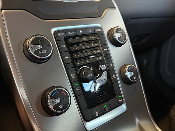 Volvo V70 15 of 30