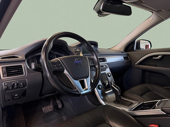 Volvo V70 12 of 30