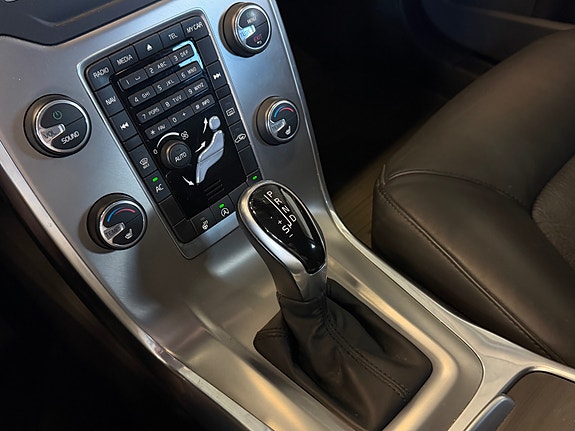 Volvo V70 14 of 30