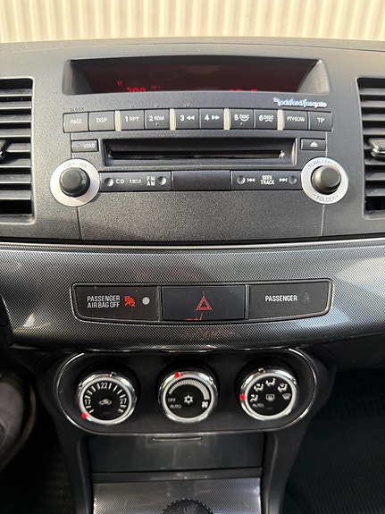 Mitsubishi Lancer 13 of 25