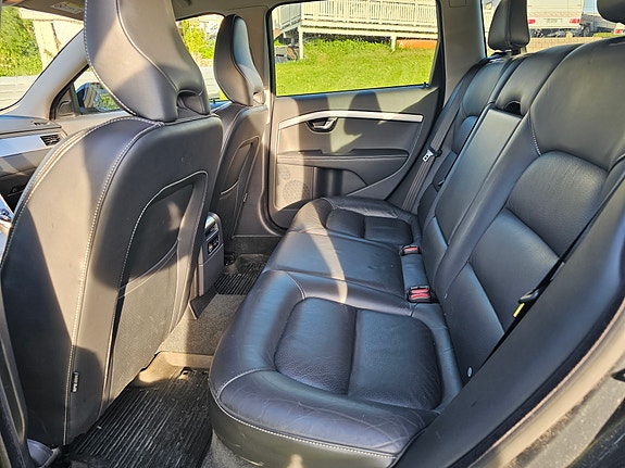 Volvo V70 7 of 18