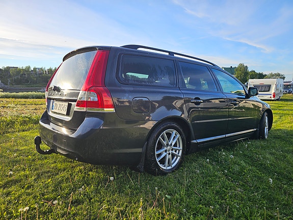Volvo V70 3 of 18
